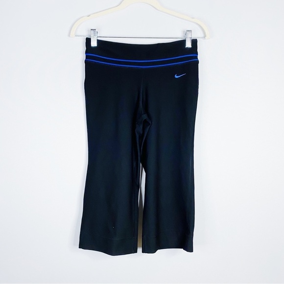 Nike - Dri Fit Crop Leggings - Picture 1 of 3